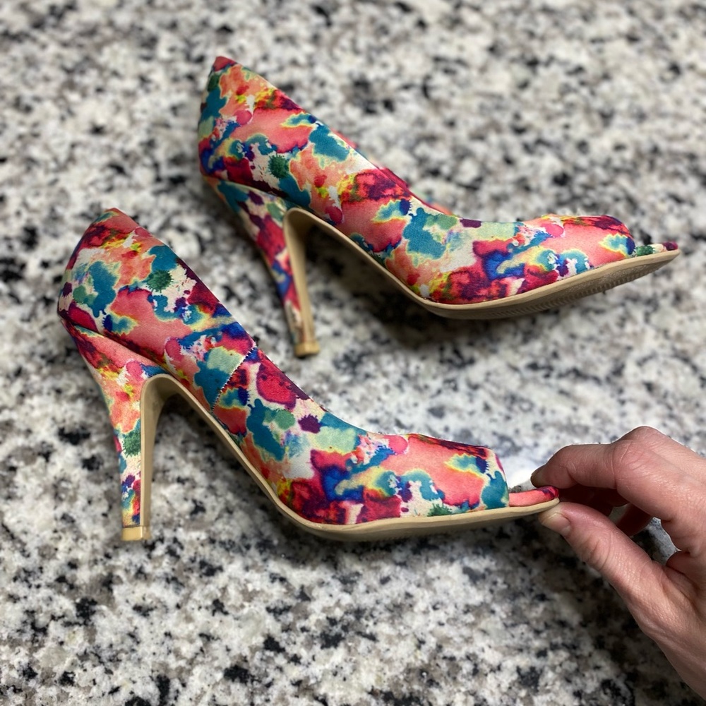 Multicolored heels